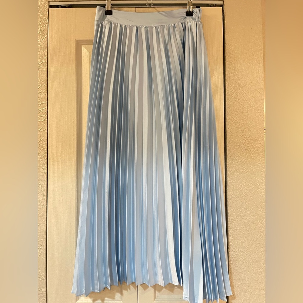 Midi sky blue pleated silk skirt